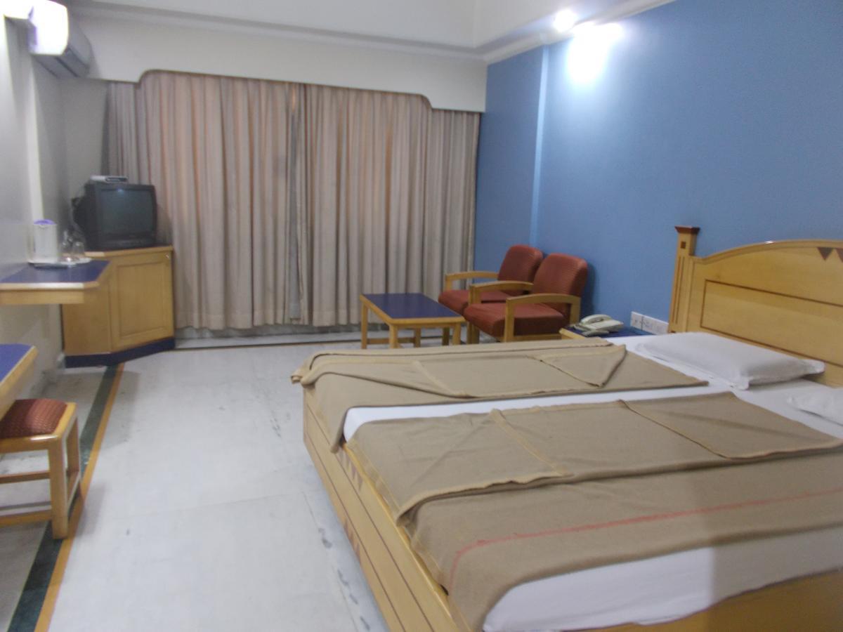 Modern Hotel Бенґалуру Екстер'єр фото
